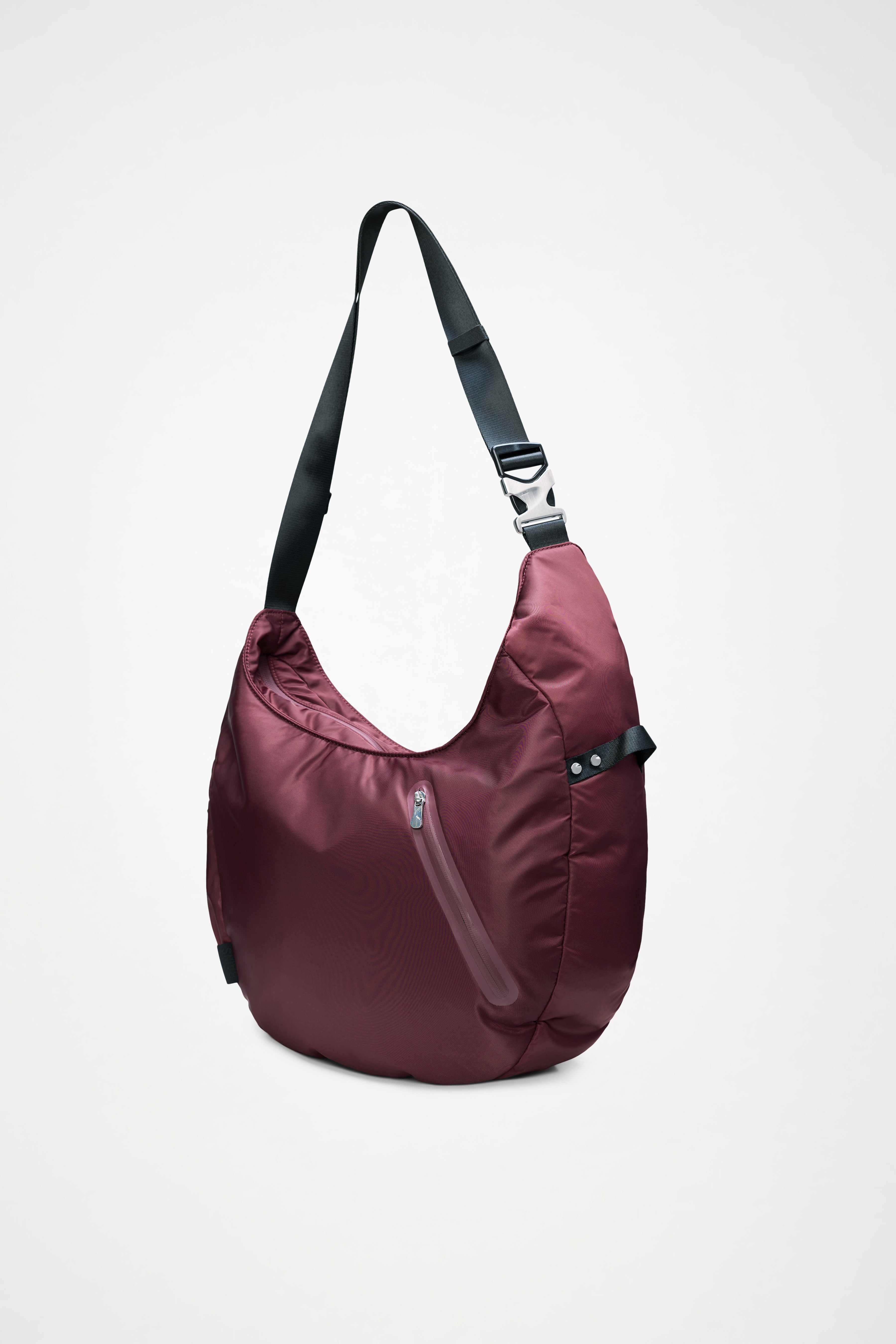 RAINS Delphi Shoulder Bag Large Sip 28L H45 x D14 x W32 cm Shoulder Bag