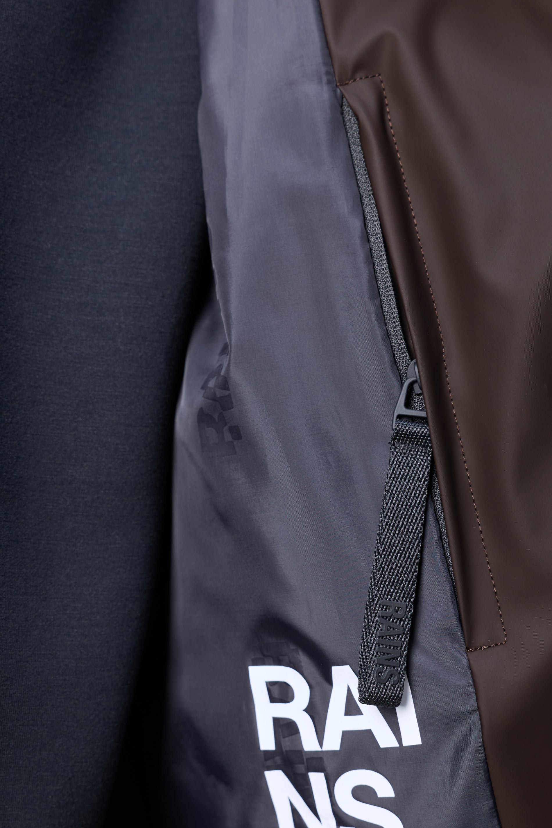 RAINS Nara Long W Jacket Bark Jacket