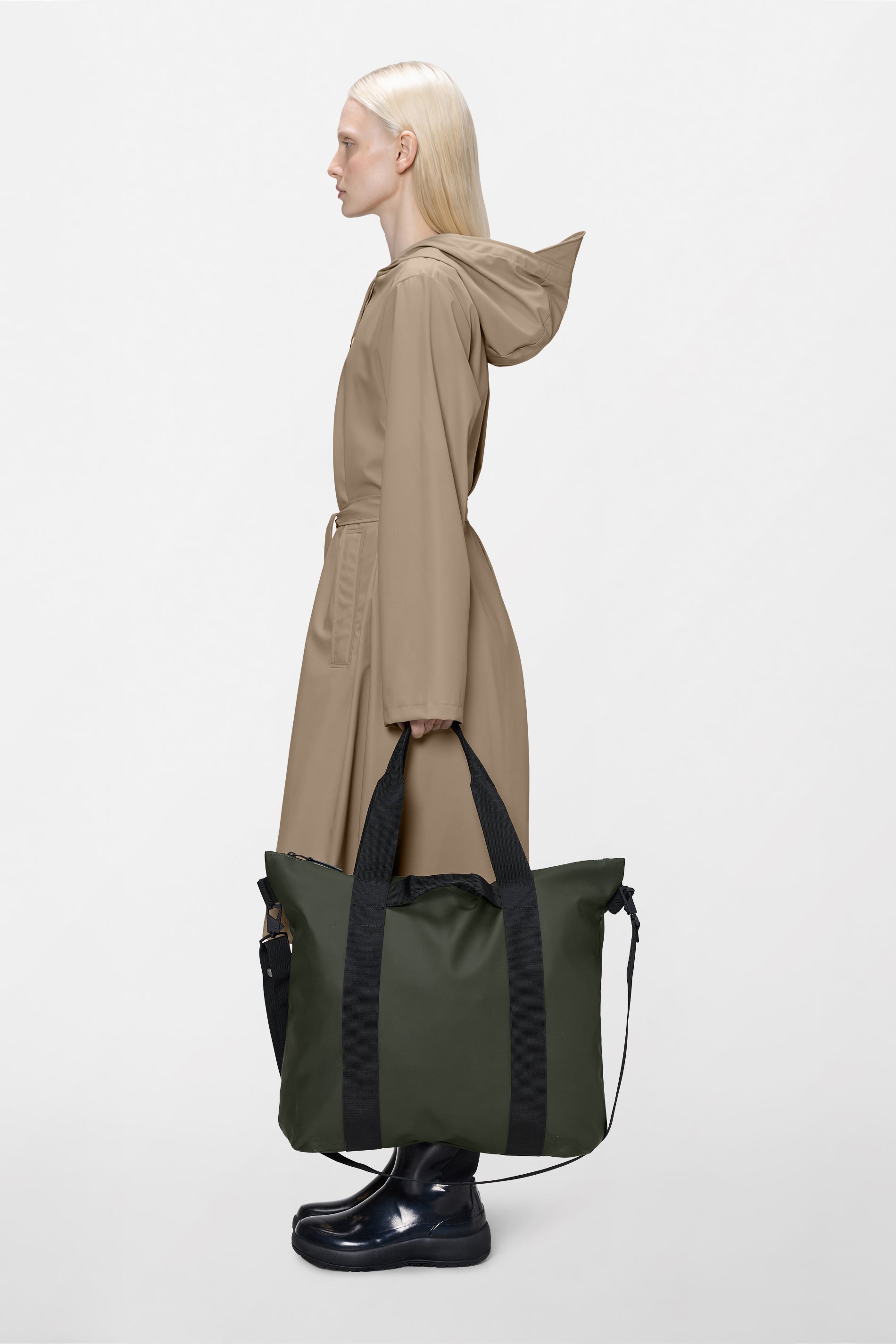 RAINS Tote Bag Green 22L H44 x D11 x W55 cm Tote
